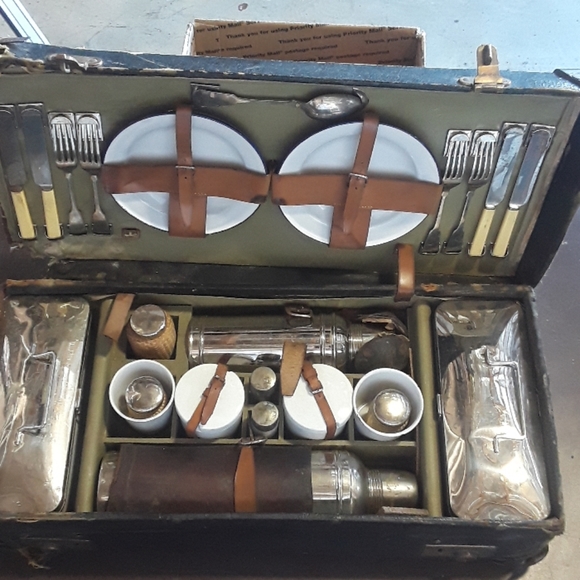 Vintage Picnic Chest - Picture 3 of 6